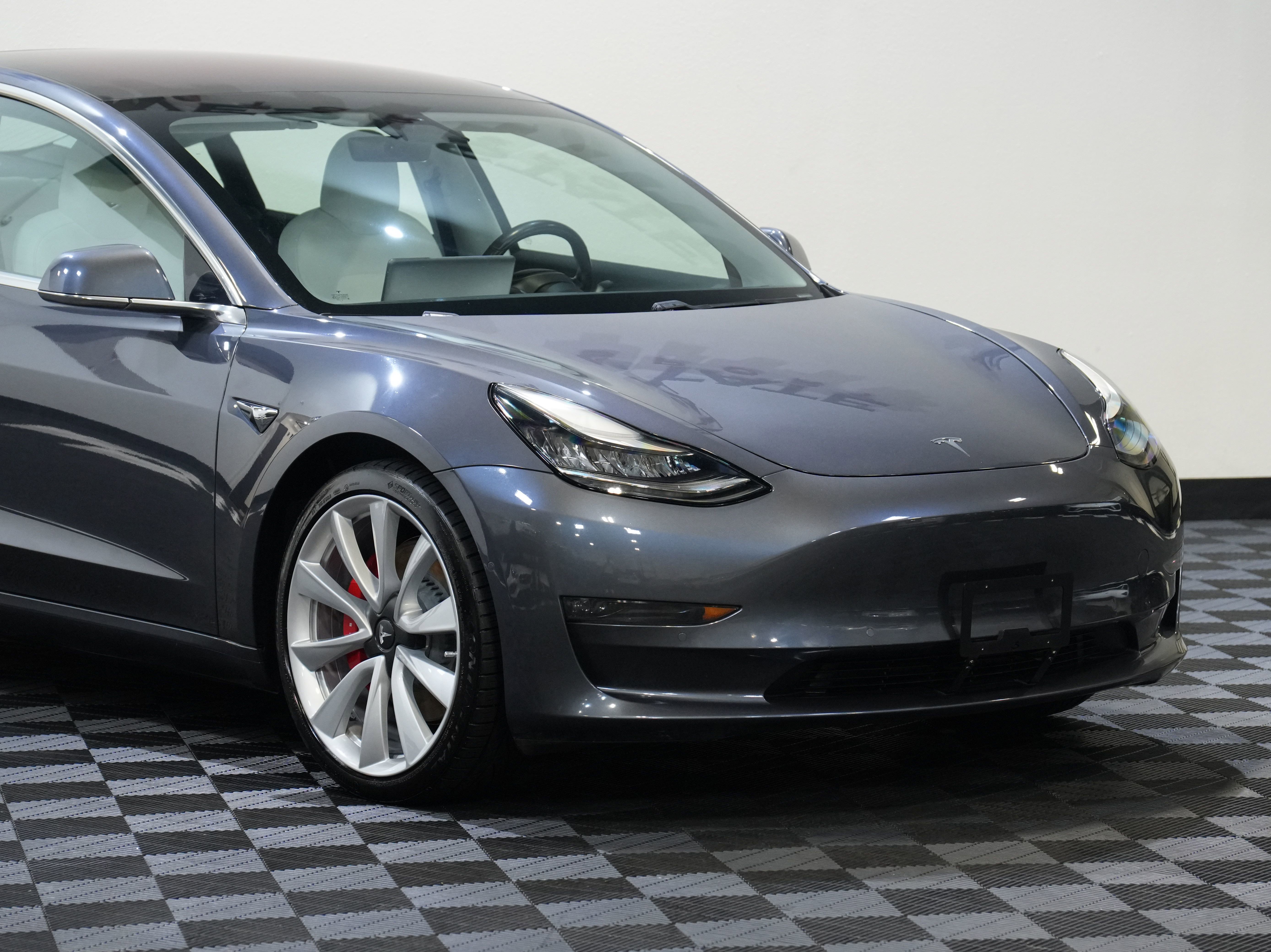 Used 2019 Tesla Model 3 Performance image 9