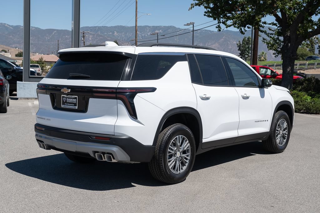 New 2027 Chevrolet Traverse LT AWD/4WD image 4