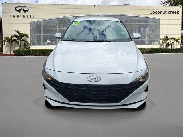 Used 2022 Hyundai Elantra SEL w/ Cargo Package FWD image 2