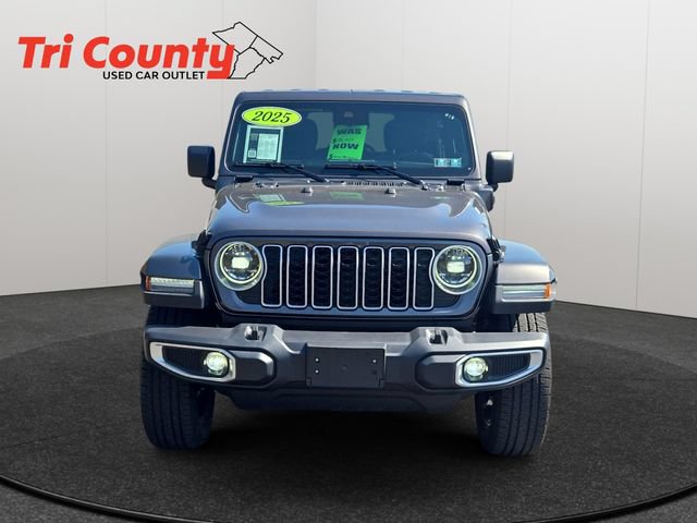 Used 2025 Jeep Wrangler Unlimited Sahara w/ Safety Group AWD/4WD image 2