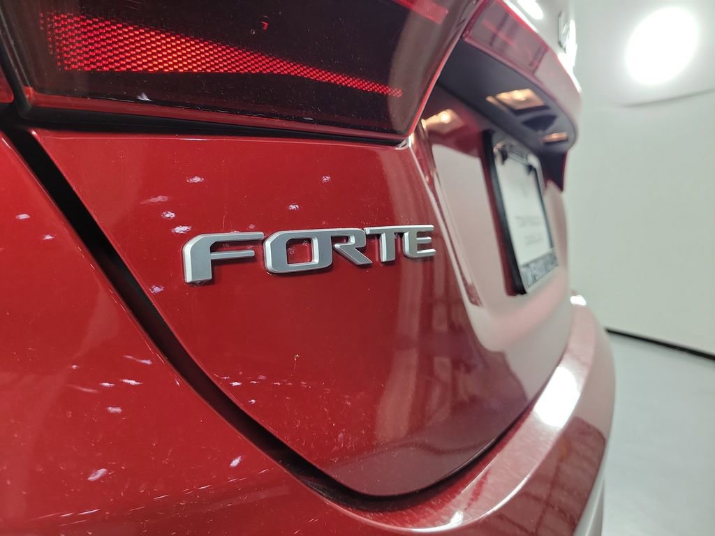 Used 2024 Kia Forte LXS FWD image 5
