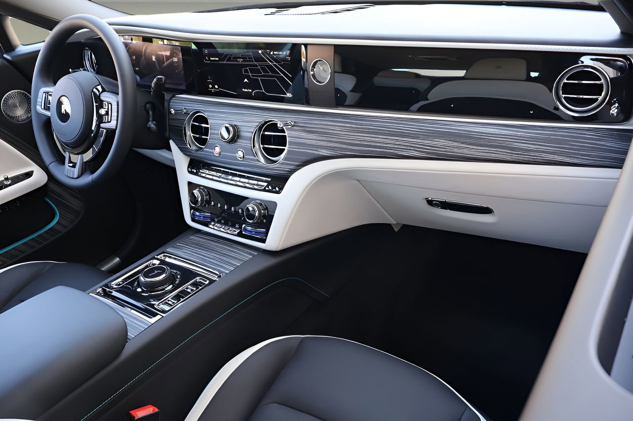 New 2026 Rolls-Royce Spectre image 24