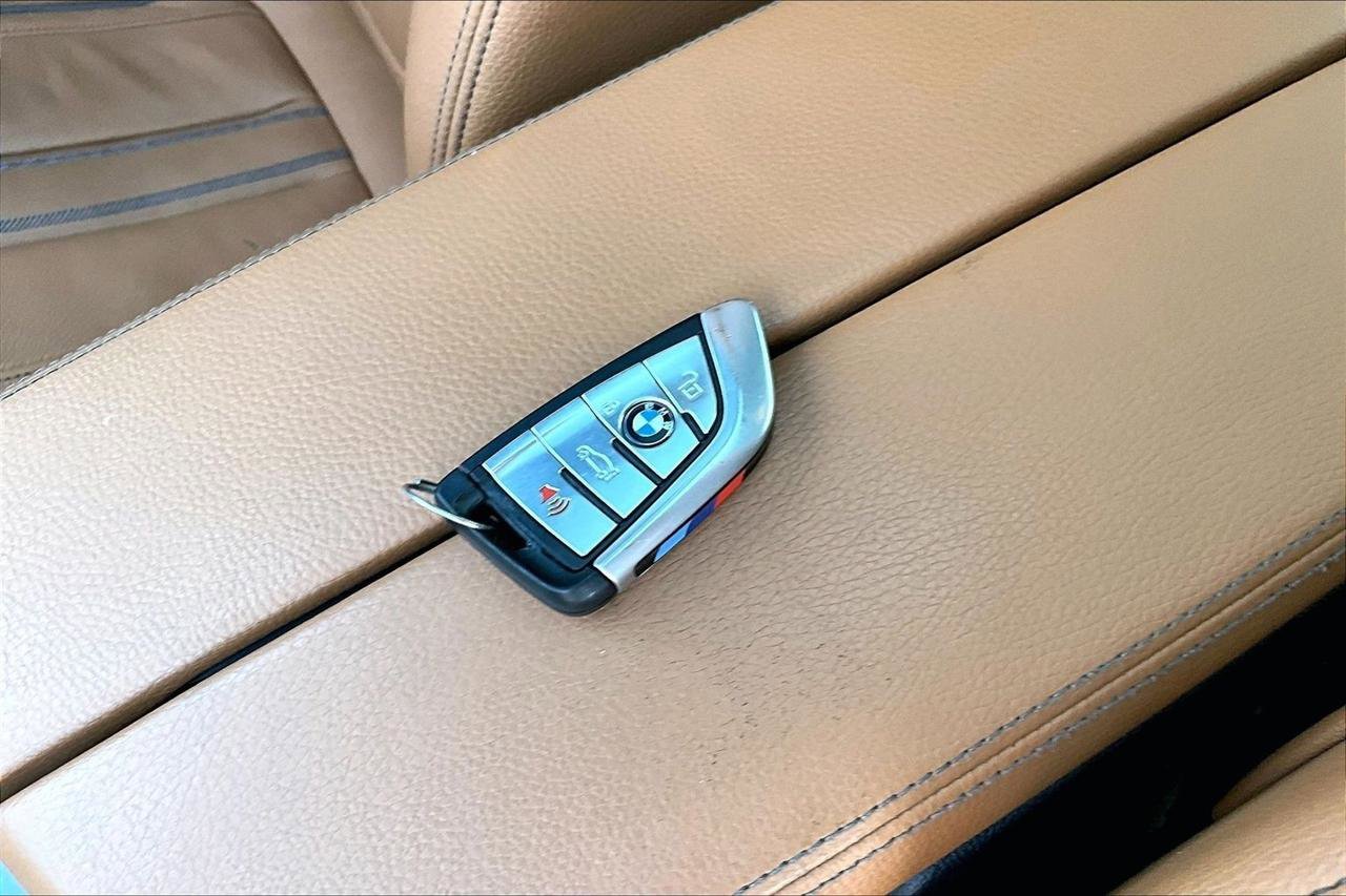 Used 2019 BMW M550i xDrive image 35