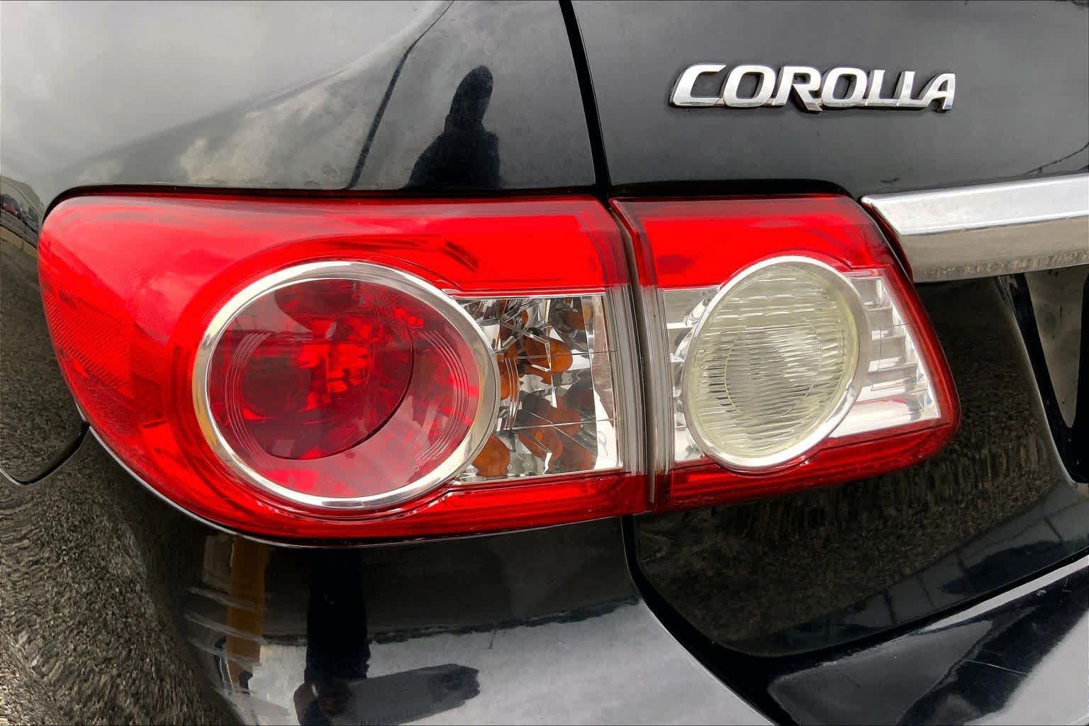 Used 2012 Toyota Corolla LE FWD image 27