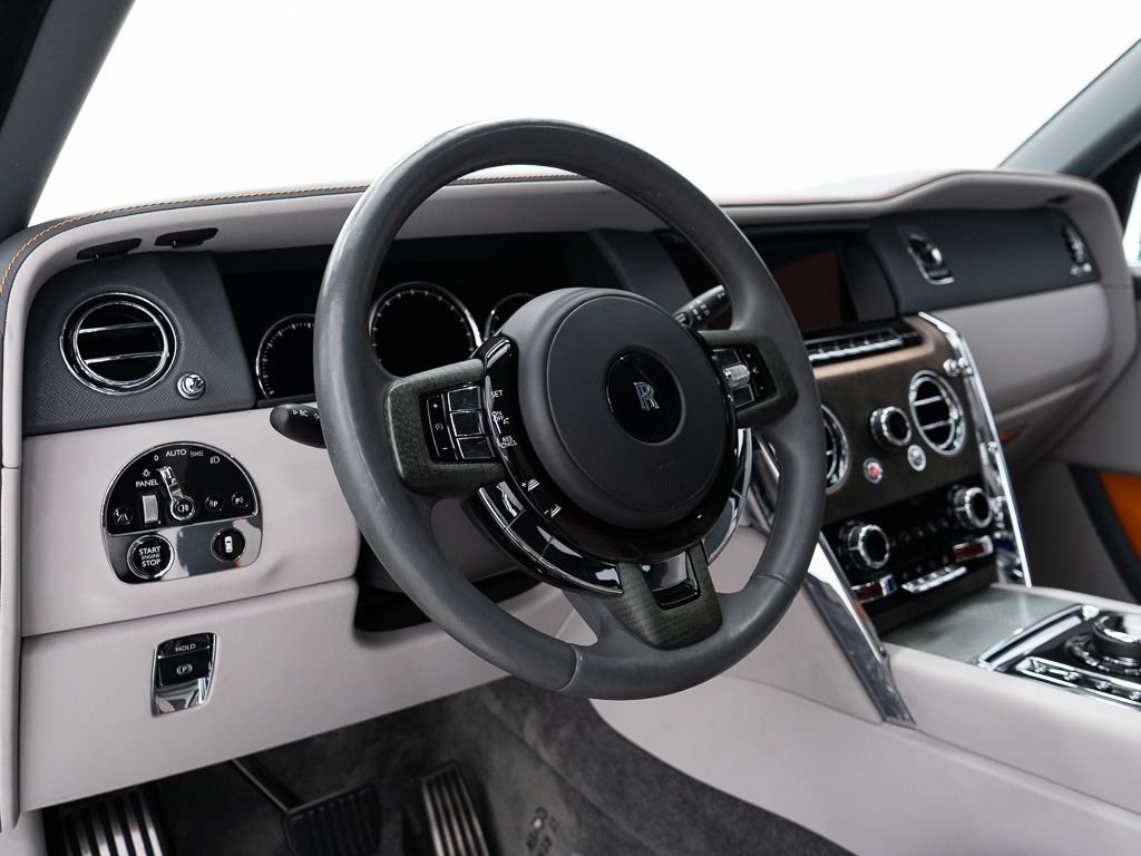 Certified 2023 Rolls-Royce Cullinan w/ Dark Exterior Package AWD/4WD image 14