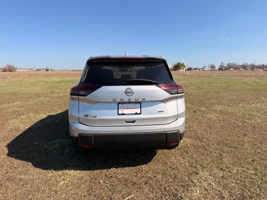 Certified 2025 Nissan Rogue SV image 6