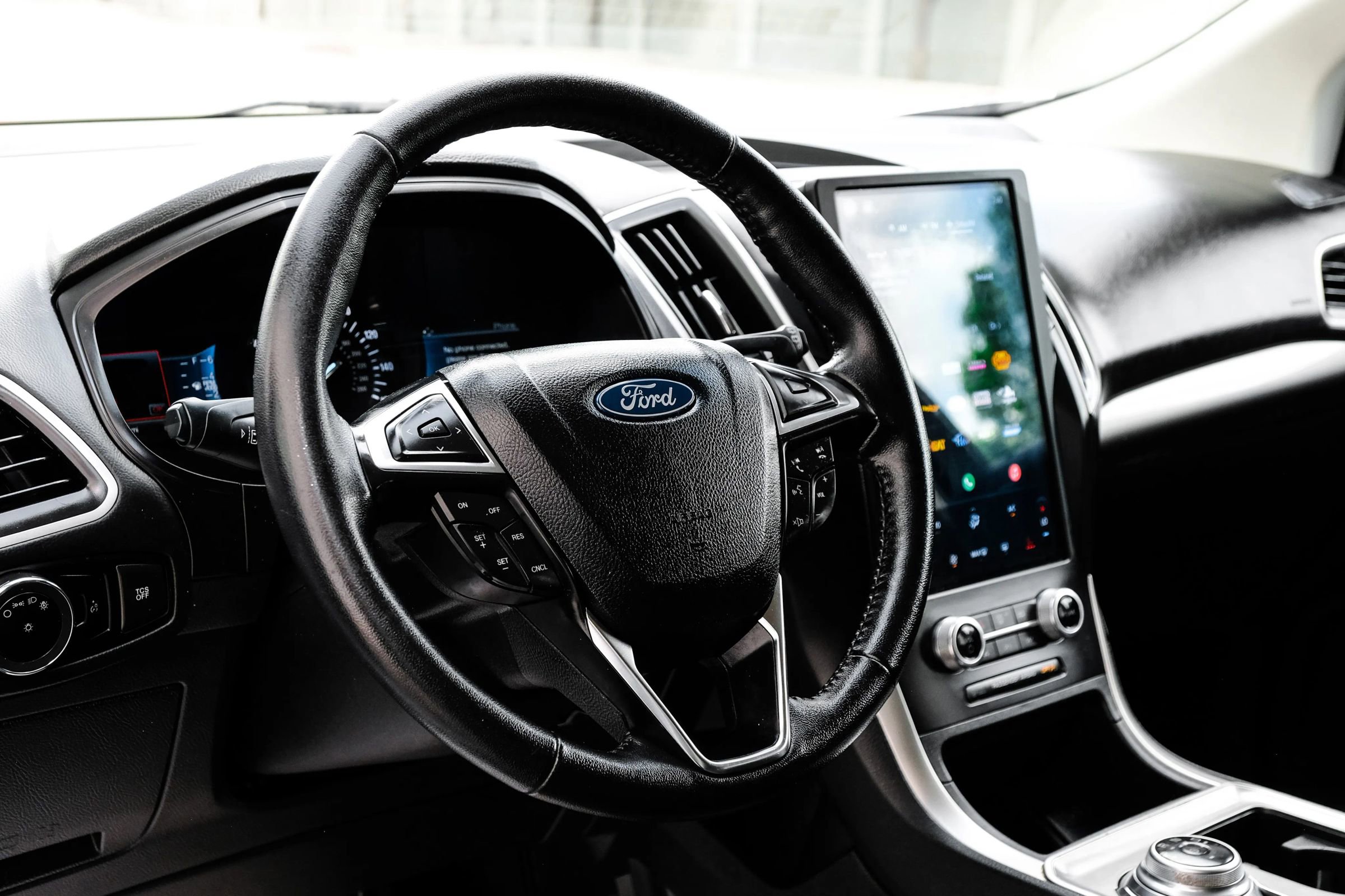 Used 2024 Ford Edge SEL image 25