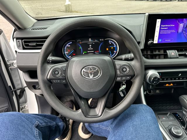 Used 2024 Toyota RAV4 LE AWD/4WD image 36