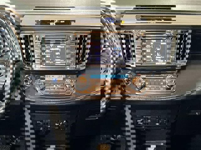 Used 2015 Toyota RAV4 Limited w/ Technology Package image 15