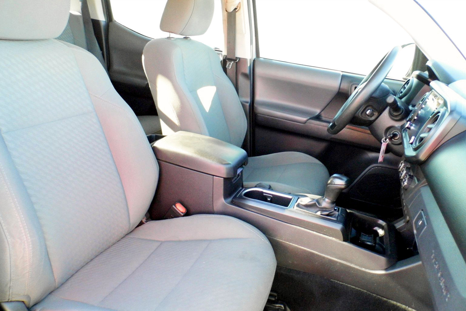 Used 2020 Toyota Tacoma SR image 22