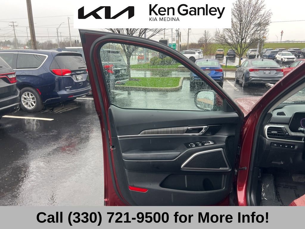 Certified 2023 Kia Telluride EX w/ EX Captain's Chair Package image 26