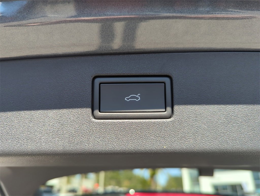 New 2026 Volkswagen Tiguan SE R-Line image 21