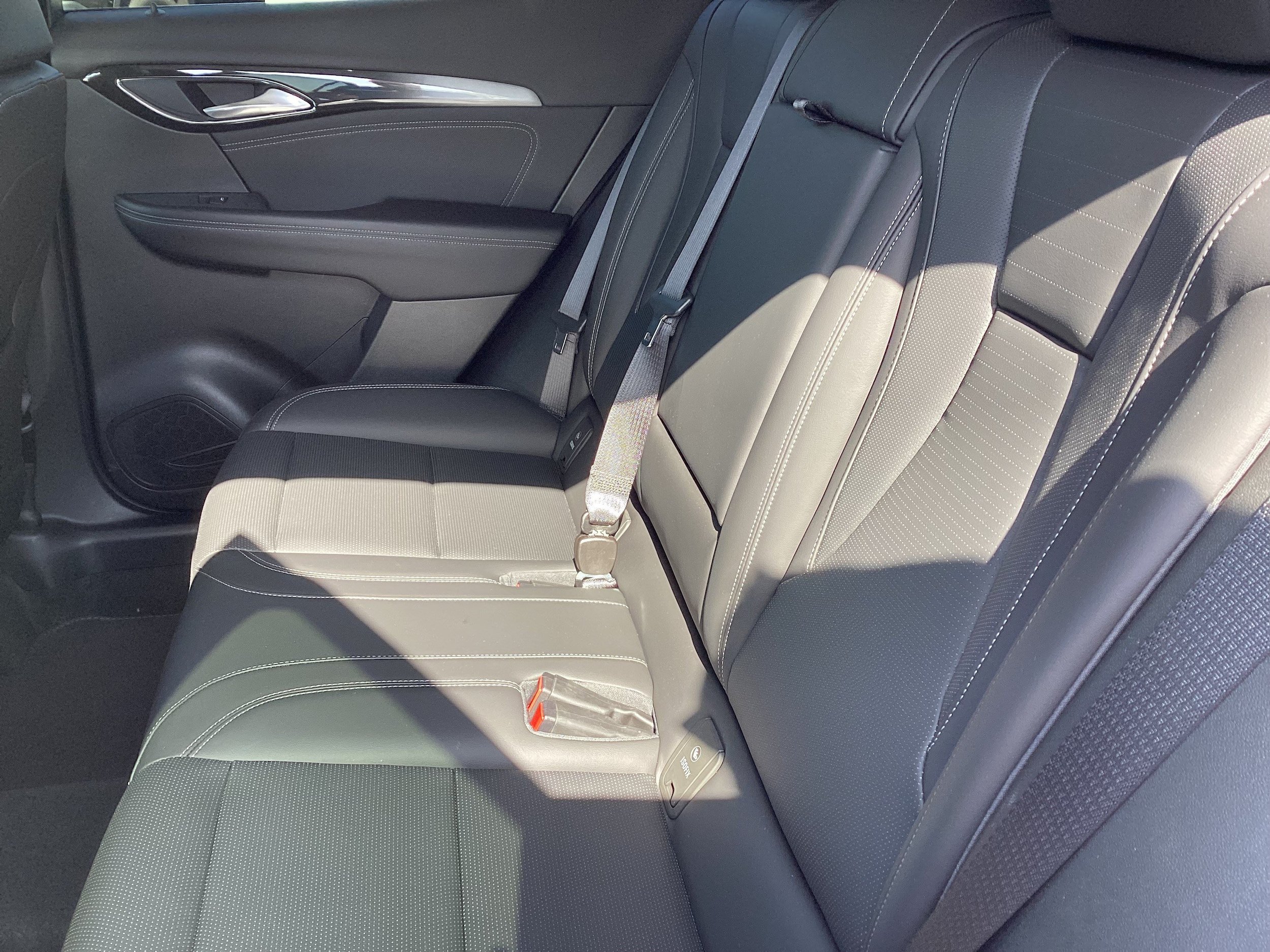 Used 2025 Buick Envision Preferred AWD/4WD image 13