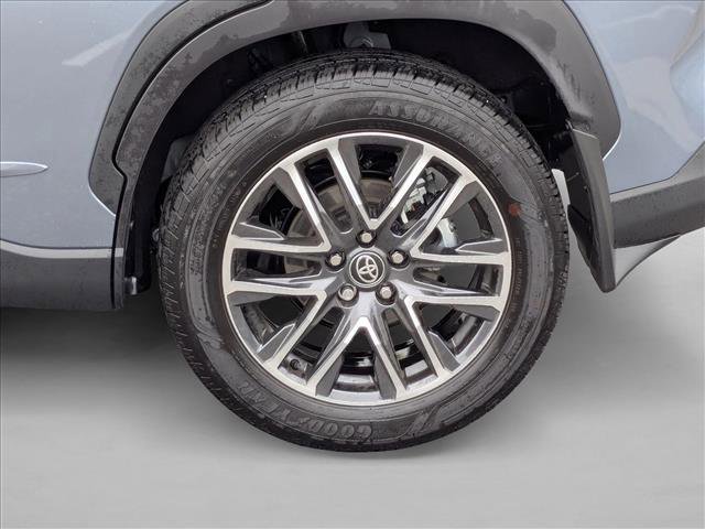 Used 2026 Toyota Corolla Cross XLE w/ Convenience Package image 23