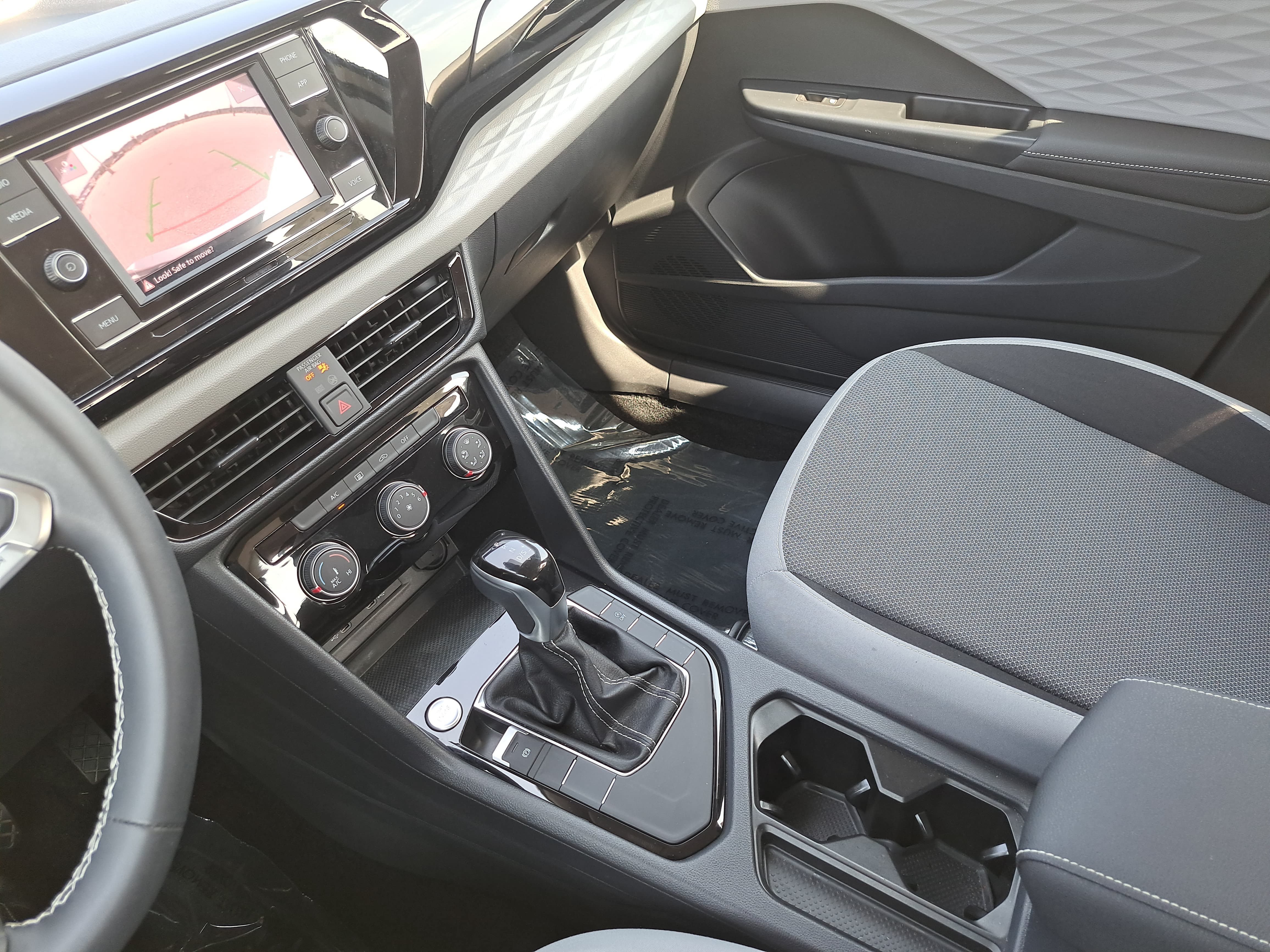 Certified 2024 Volkswagen Taos S FWD image 25