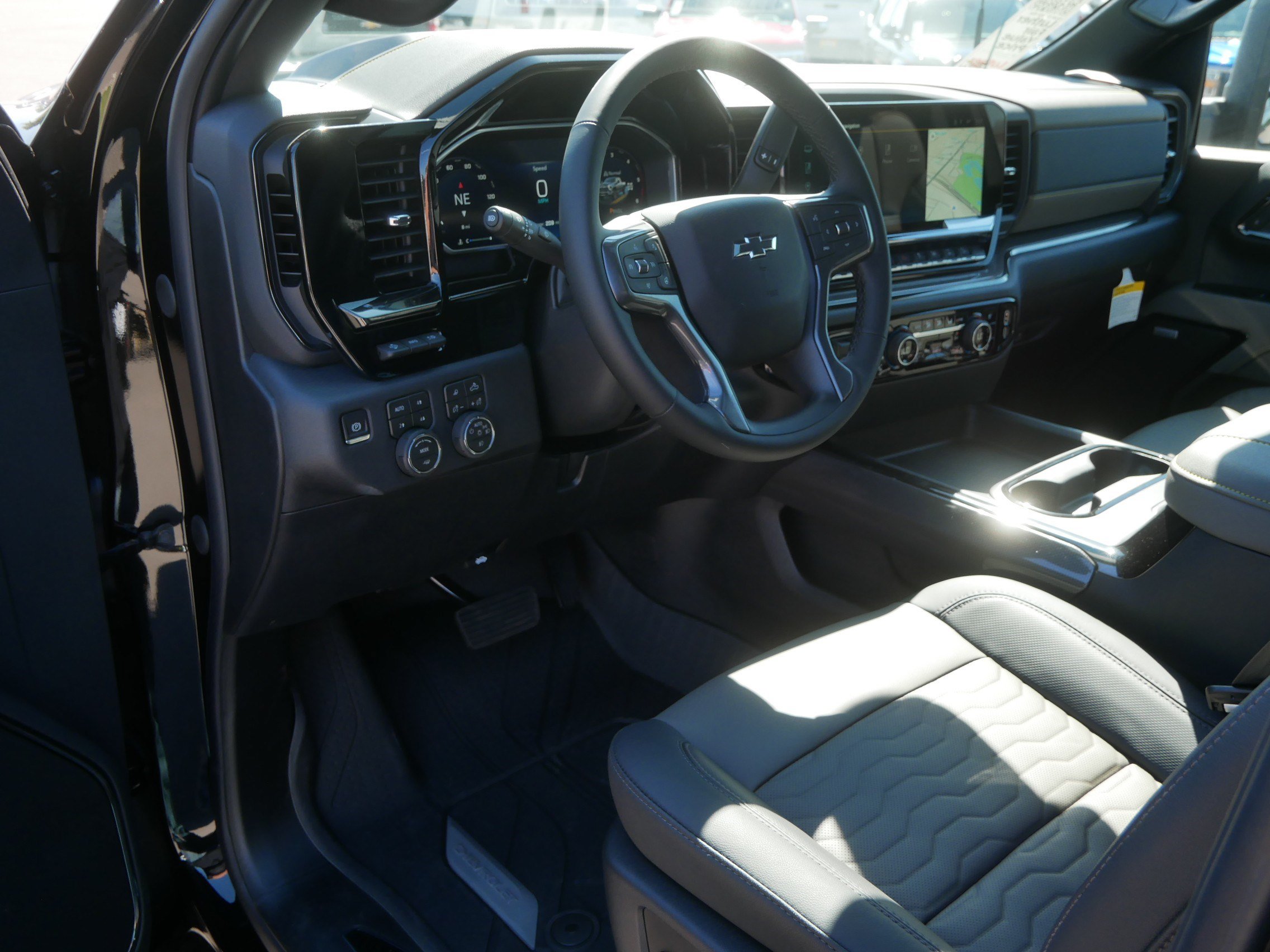 New 2026 Chevrolet Silverado 2500 ZR2 AWD/4WD image 4
