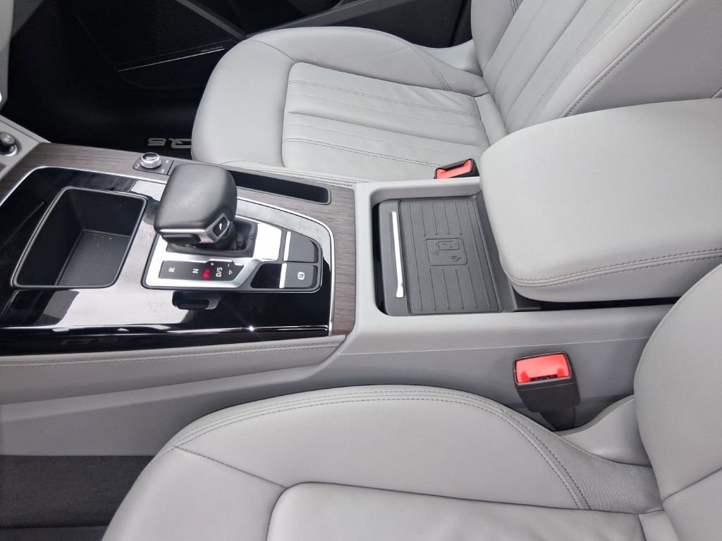 Used 2021 Audi Q5 2.0T Premium Plus w/ Premium Plus Package AWD/4WD image 16