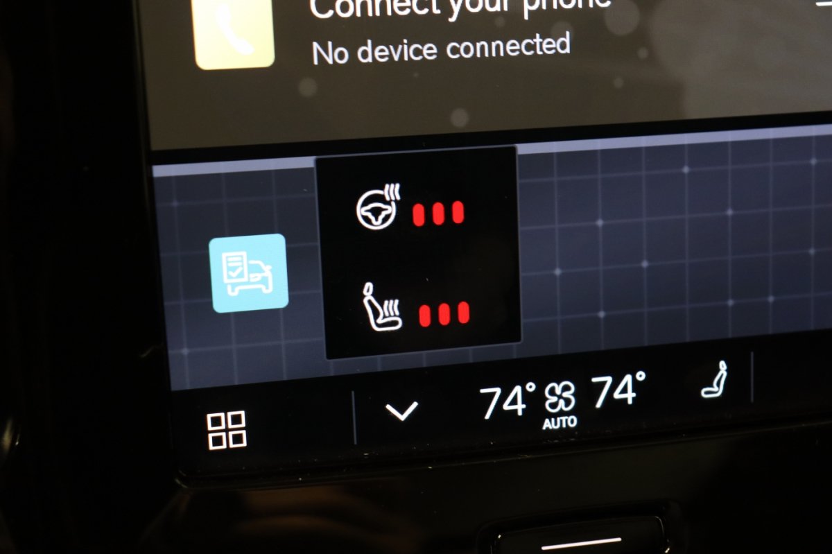 Used 2021 Volvo XC40 P8 Recharge AWD/4WD image 17