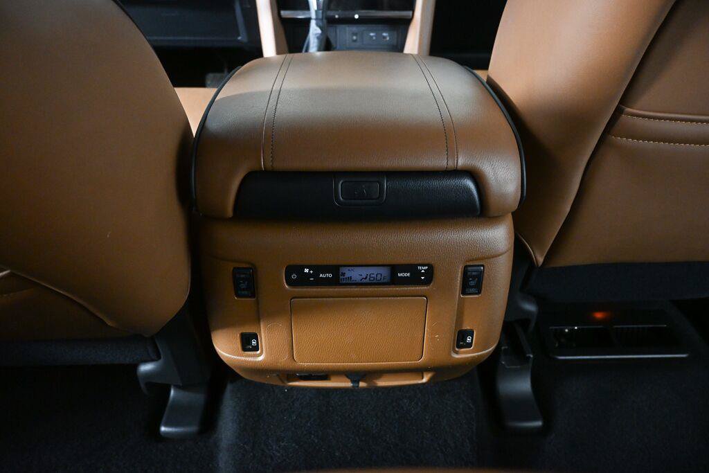 Used 2024 INFINITI QX80 Sensory AWD/4WD image 18