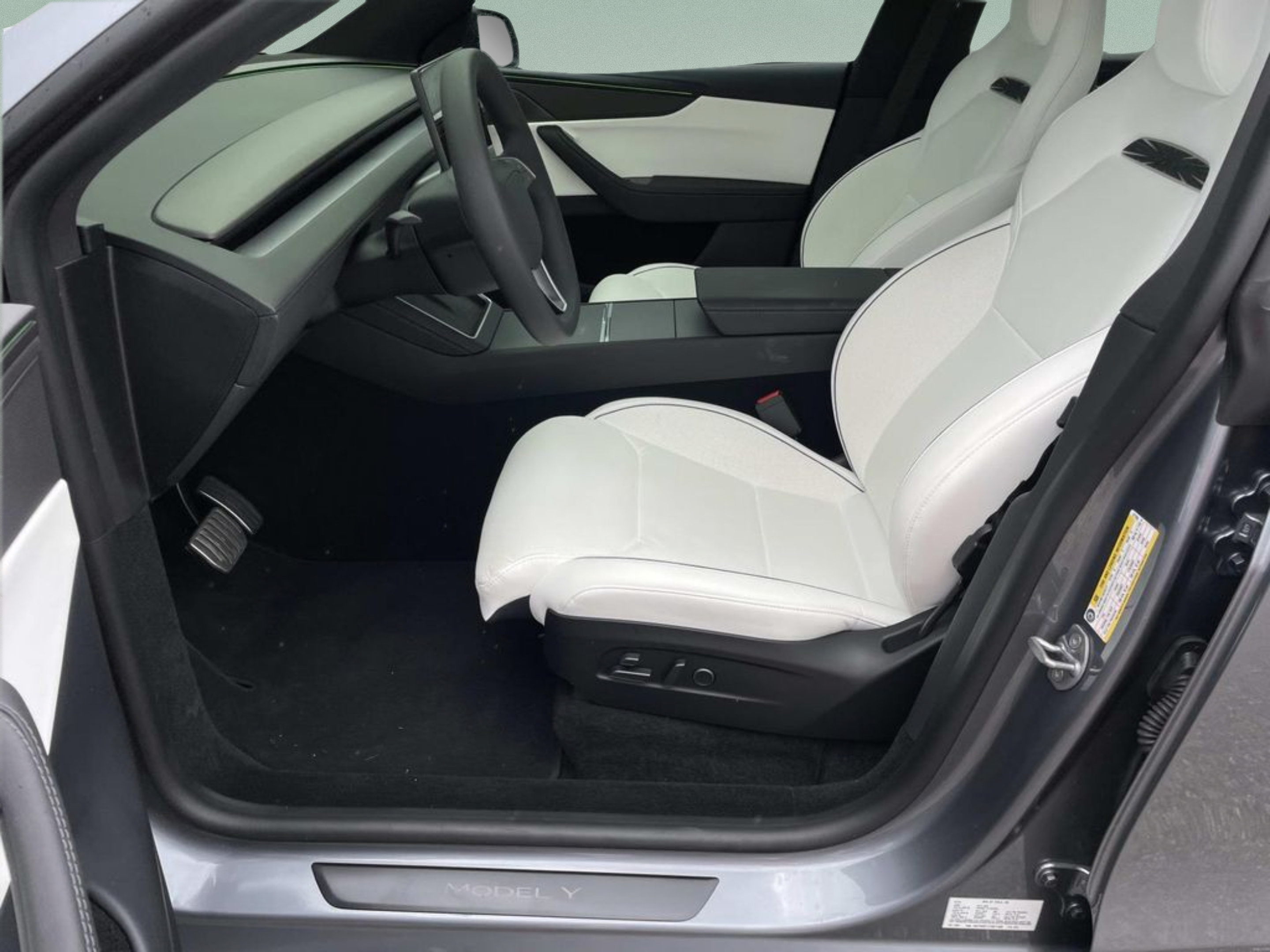 Used 2026 Tesla Model Y Performance AWD/4WD image 22