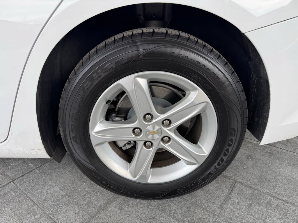 Used 2023 Chevrolet Malibu LS FWD image 4