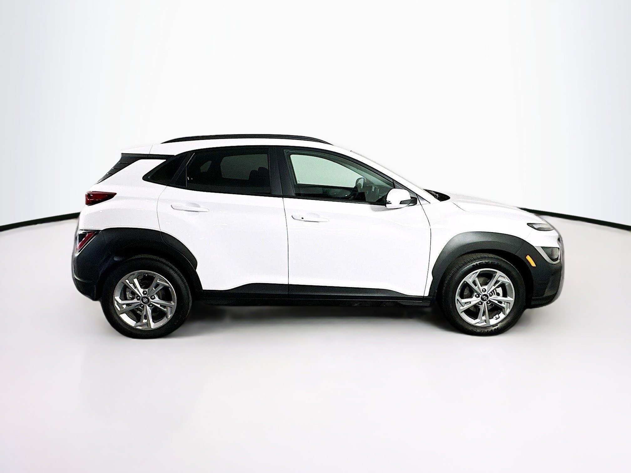 Used 2022 Hyundai Kona SEL image 9