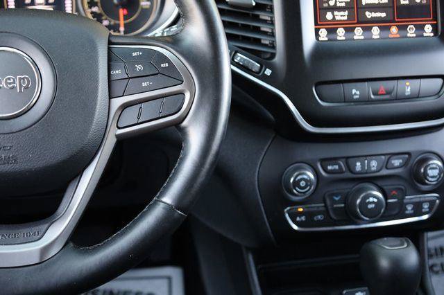 Used 2021 Jeep Cherokee Latitude Lux FWD image 38