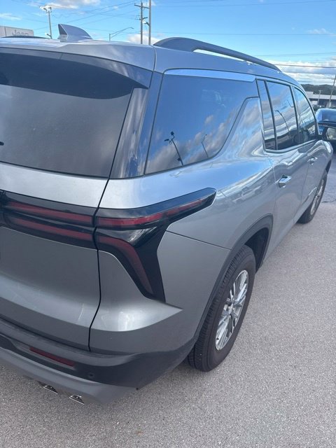 Used 2026 Chevrolet Traverse LT w/ LPO, Floor Liner Package FWD image 7