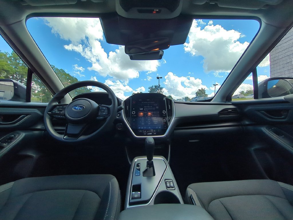 Used 2025 Subaru Crosstrek 2.5i Premium AWD/4WD image 25