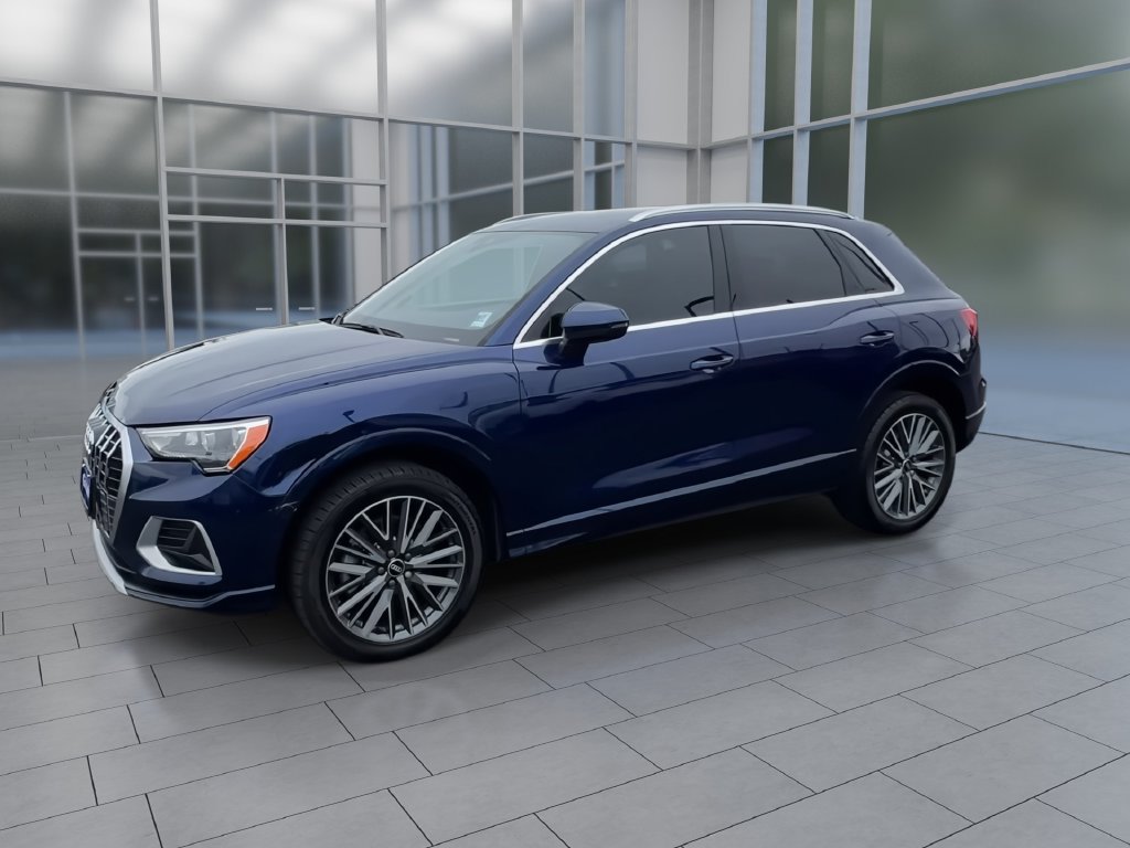 Used 2021 Audi Q3 2.0T Premium w/ 19" Wheel Package AWD/4WD image 4