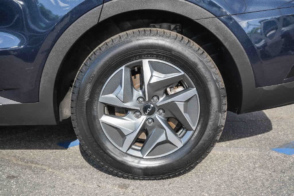 Certified 2023 Kia Sorento EX FWD image 10