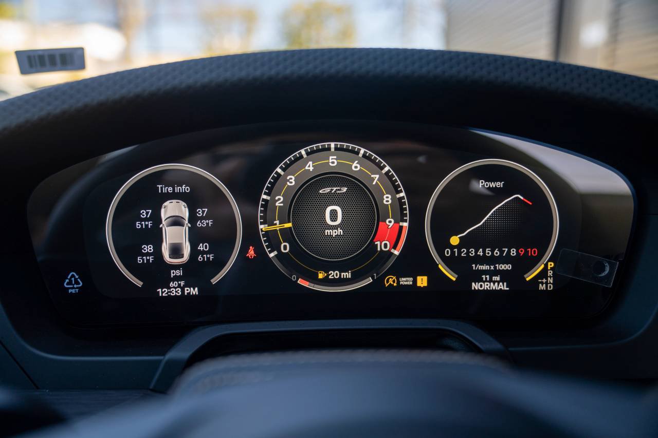 New 2026 Porsche 911 GT3 RWD image 17