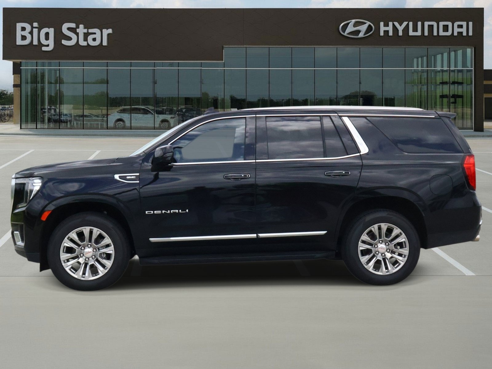 Used 2024 GMC Yukon Denali AWD/4WD image 2