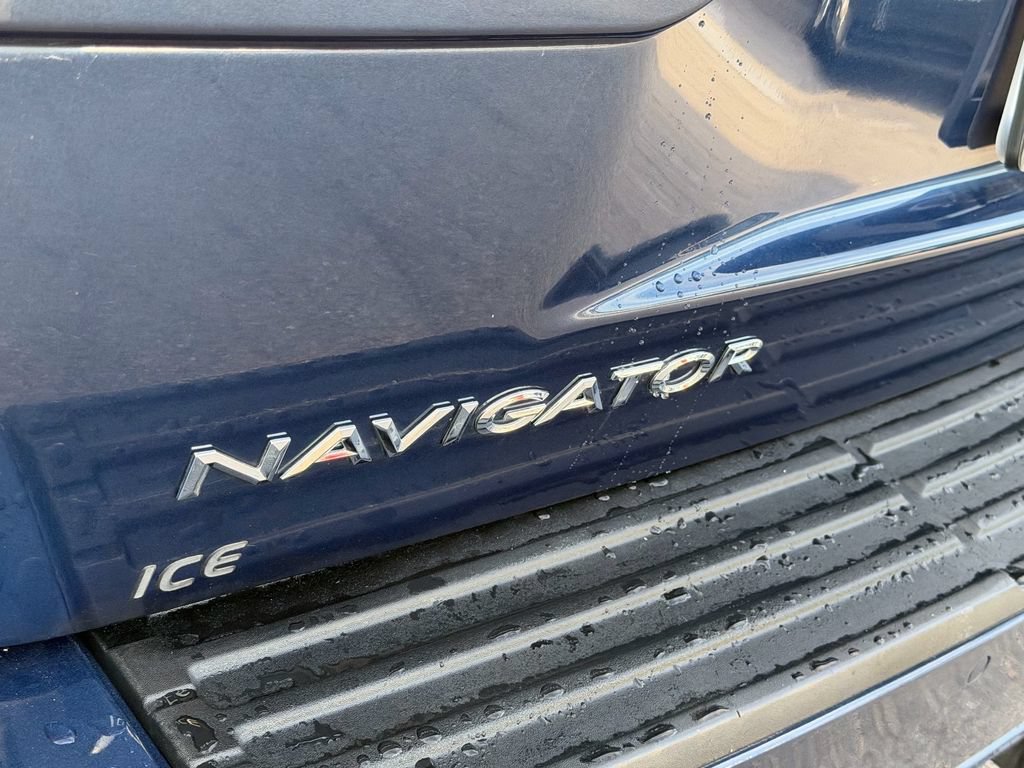 Used 2017 Lincoln Navigator Select RWD image 14