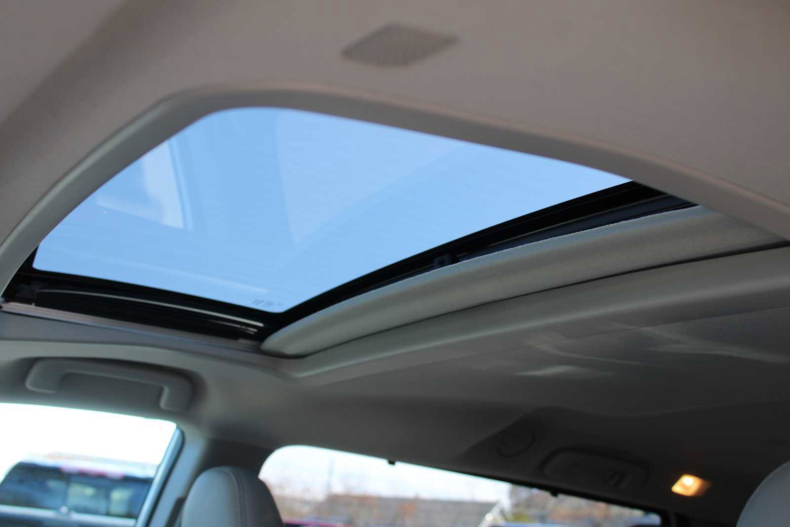 Used 2020 Toyota Sienna XLE w/ XLE Navigation Package image 10