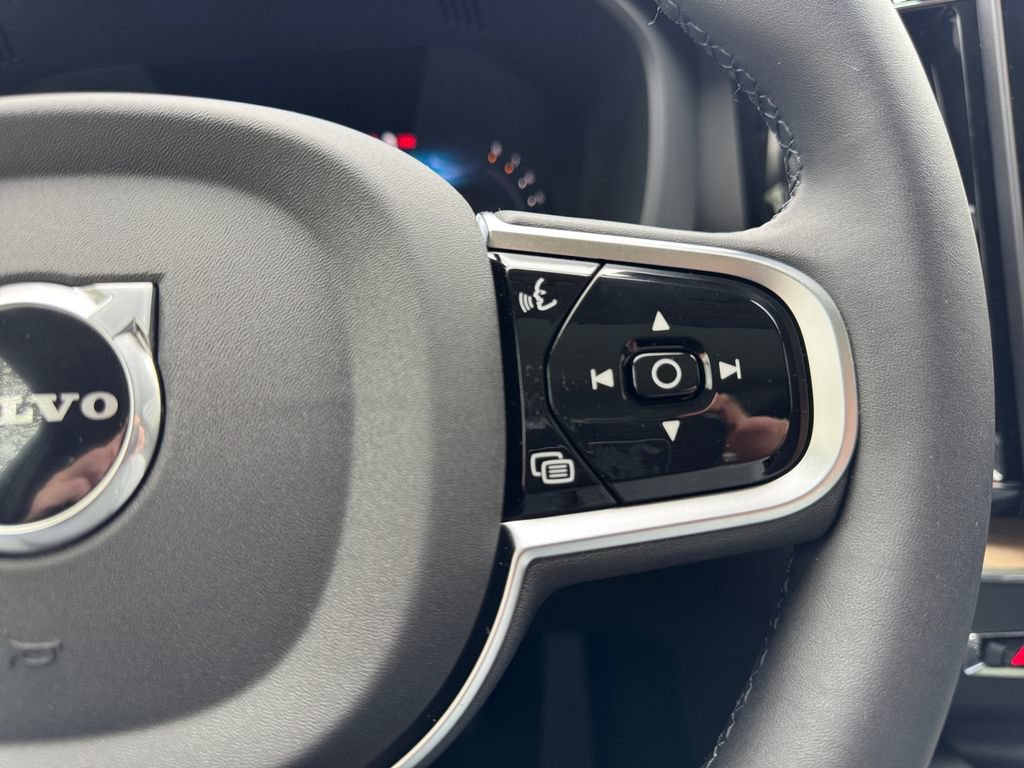 New 2026 Volvo XC60 B5 Plus w/ Protection Package Premier AWD/4WD image 15