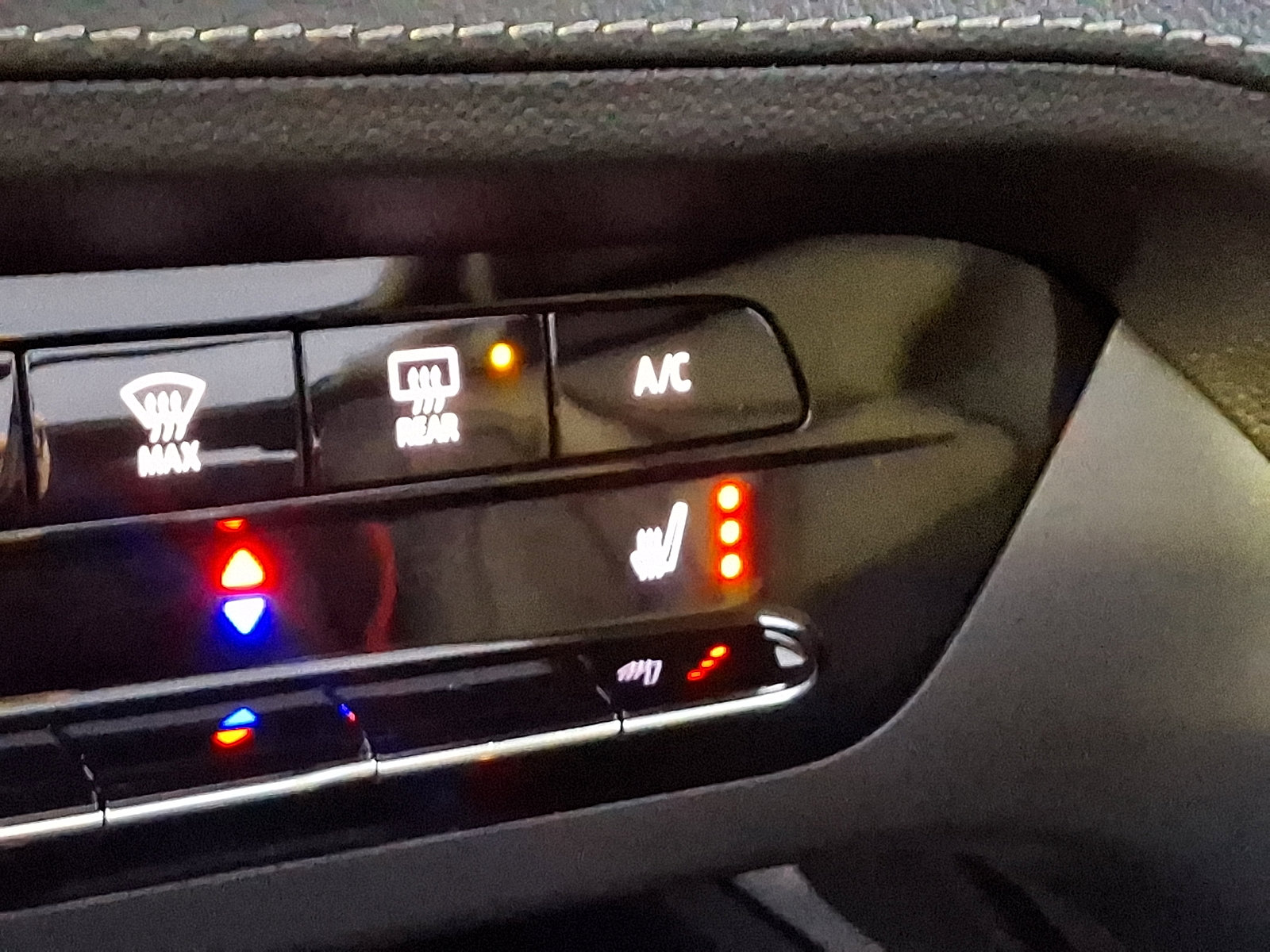 Certified 2023 Buick Envision Essence w/ Sport Touring Package image 25