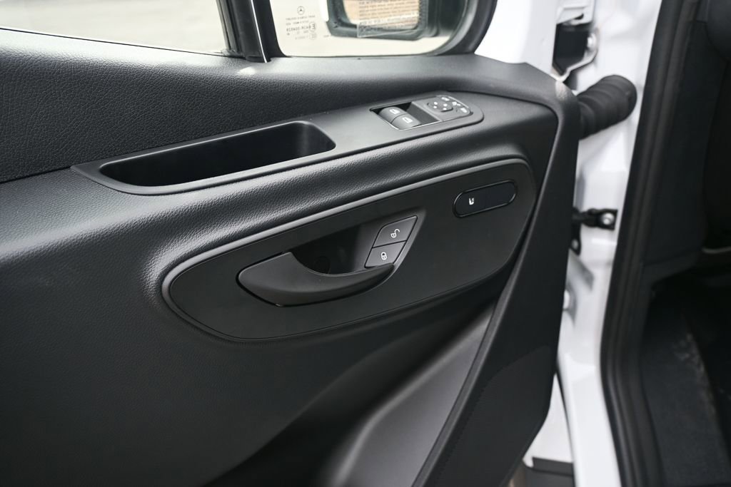 Used 2025 Mercedes-Benz Sprinter 2500 image 8