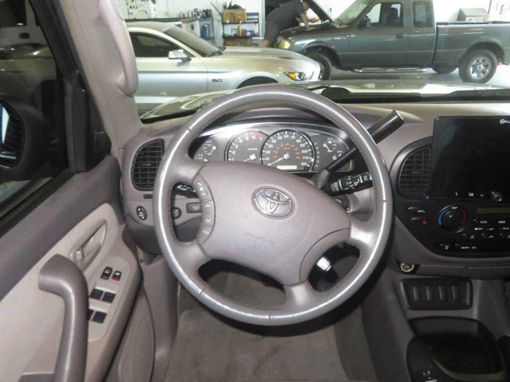 Used 2006 Toyota Sequoia SR5 AWD/4WD image 39