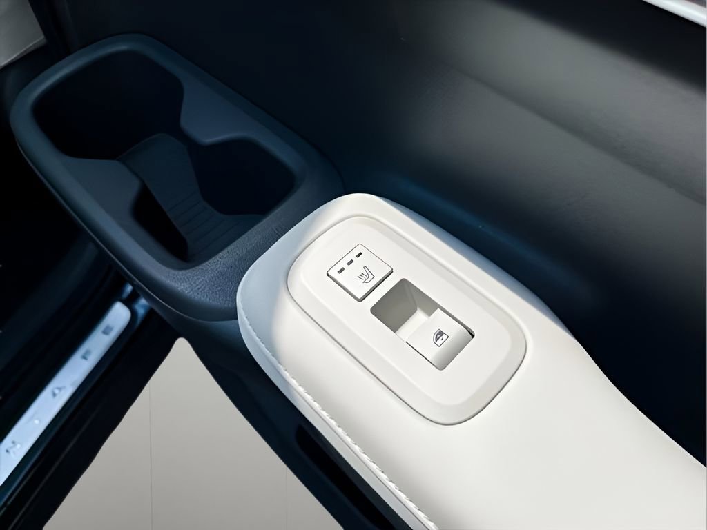 Used 2025 Hyundai Santa Fe Calligraphy image 13