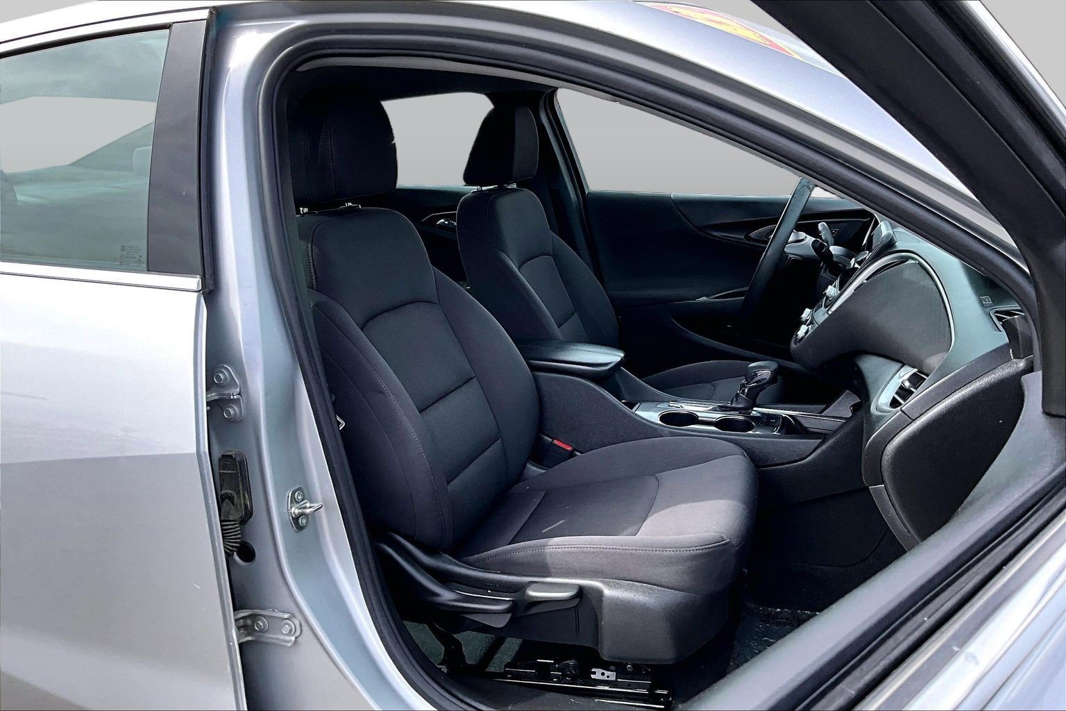 Used 2022 Chevrolet Malibu LT FWD image 7