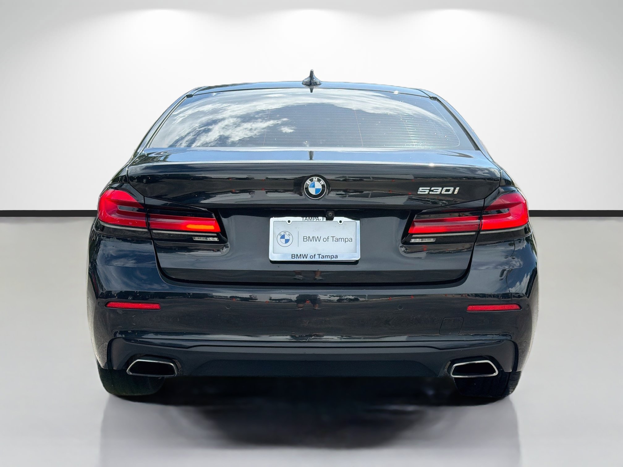 Used 2021 BMW 530i w/ Convenience Package RWD image 4