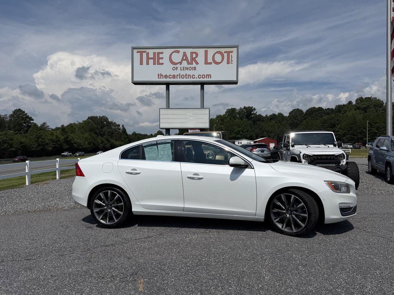 Used 2015 Volvo S60 T6 Platinum FWD image 1
