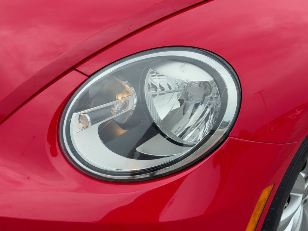 Used 2019 Volkswagen Beetle 2.0T S FWD image 12