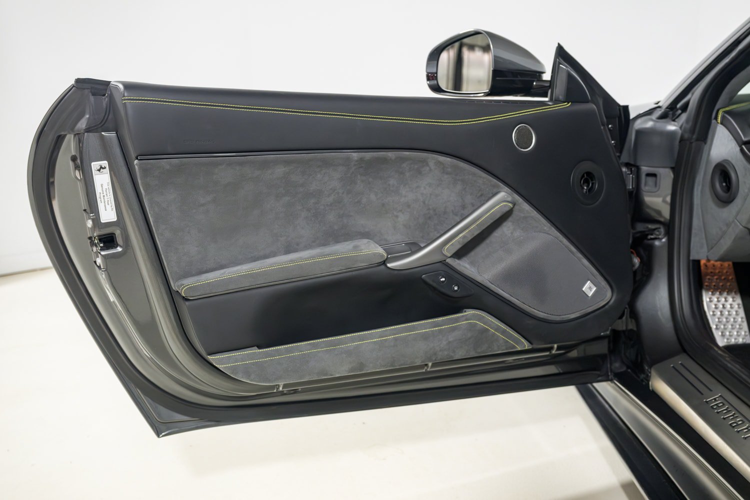 Used 2016 Ferrari F12 Berlinetta RWD image 11