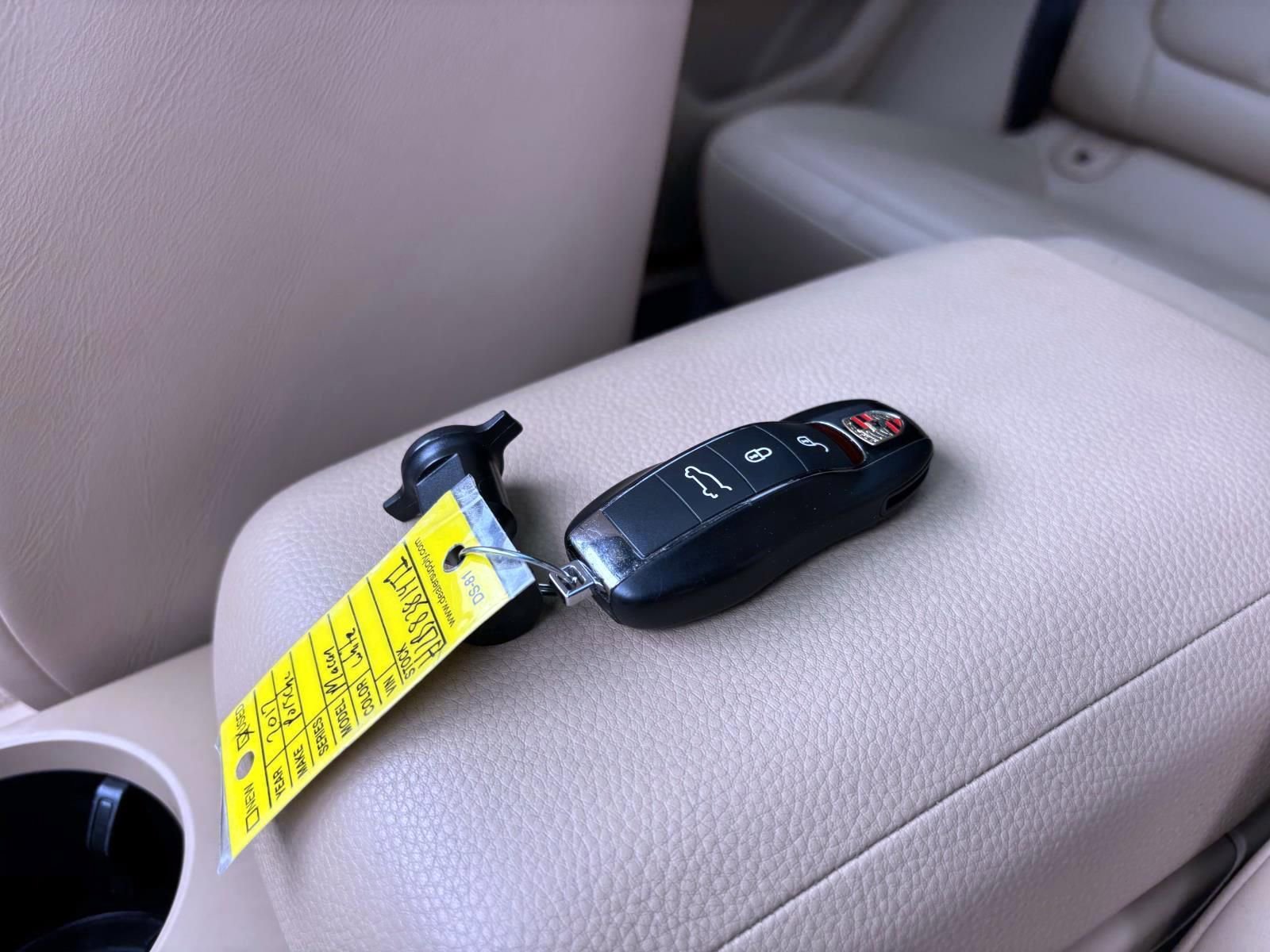 Used 2017 Porsche Macan image 41