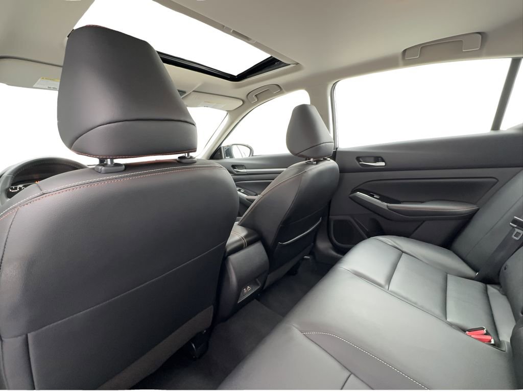 Used 2024 Nissan Altima 2.5 SR w/ SR Premium Package image 24