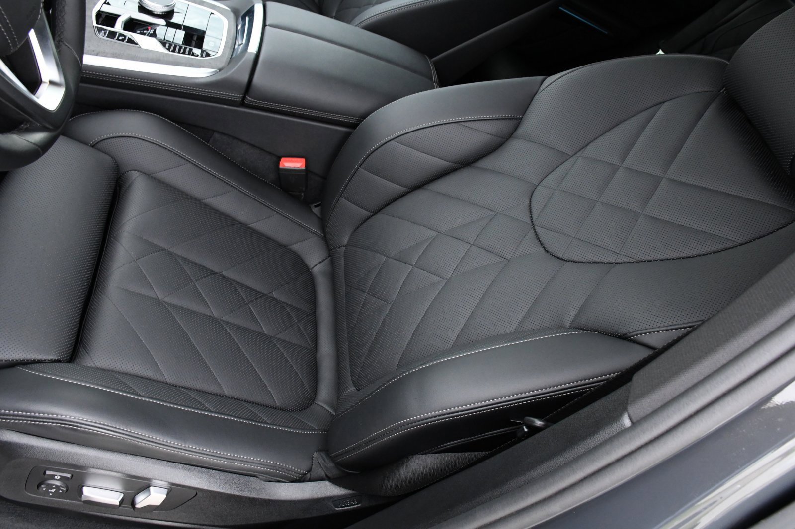 Used 2026 BMW X5 xDrive40i image 17