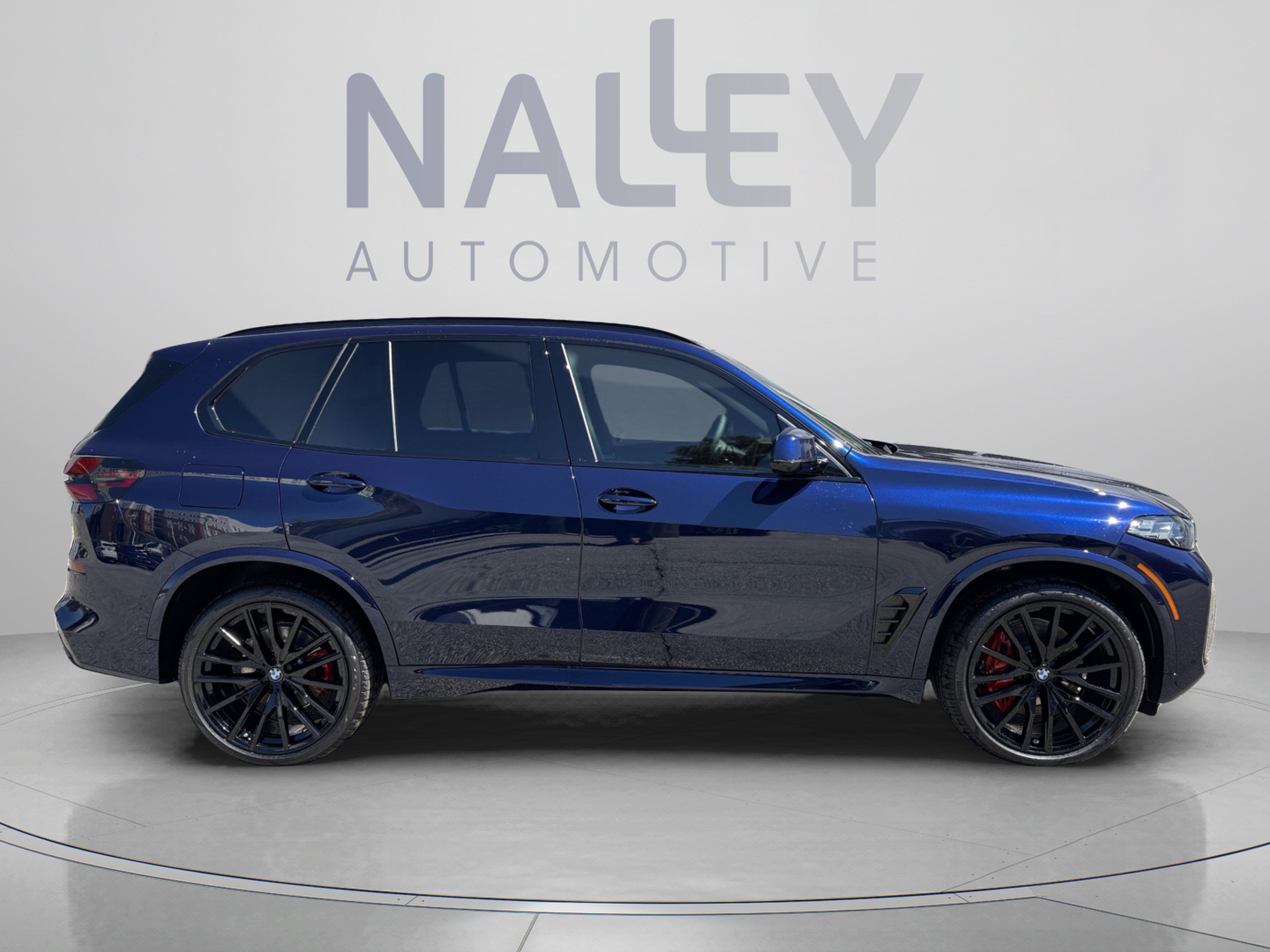 Used 2026 BMW X5 xDrive40i w/ M Sport Package AWD/4WD image 4