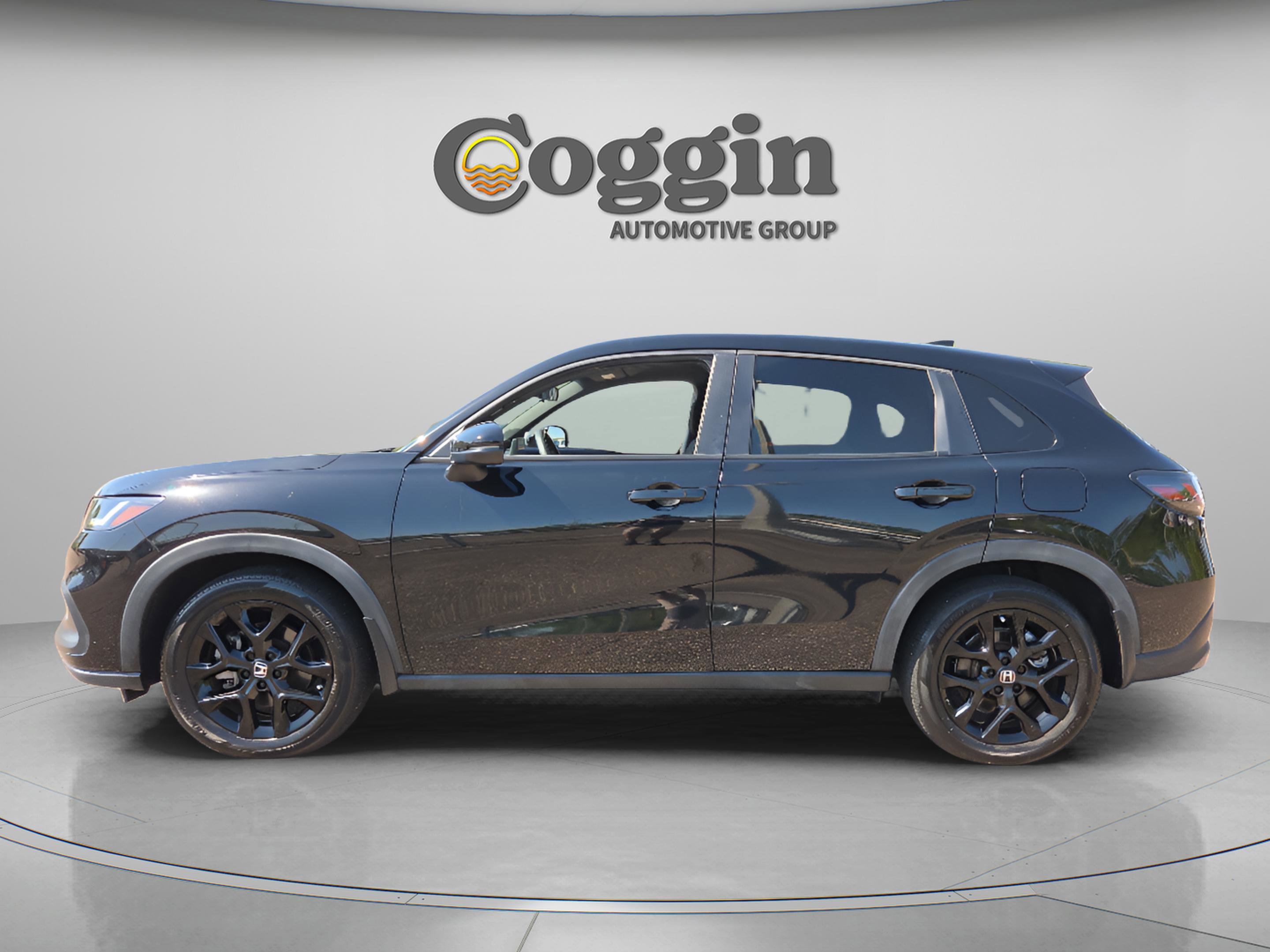 Used 2023 Honda HR-V Sport image 2